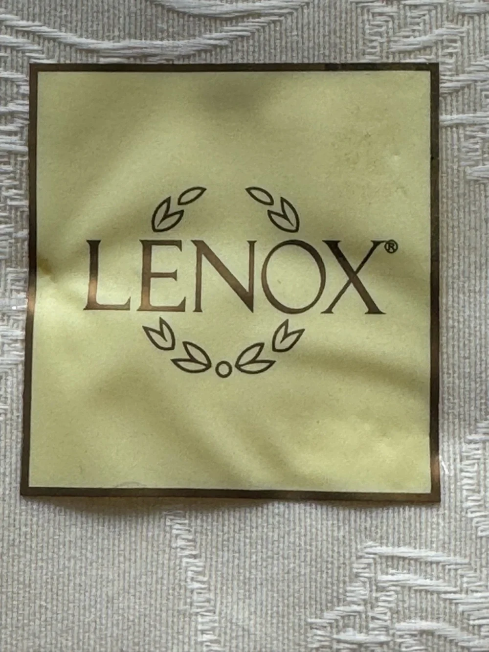 Lenox Fruitier Ivory Cream Dinner Napkins - Set of 4 NEW